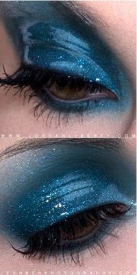 "The ’Wet Look’ for eyeshadow is really trending right now! Although it’s not always practical, it can be unique and pretty for special events! All you need is to warm up a little bit of Vaseline and mix it with some eyeshadow. Voil...